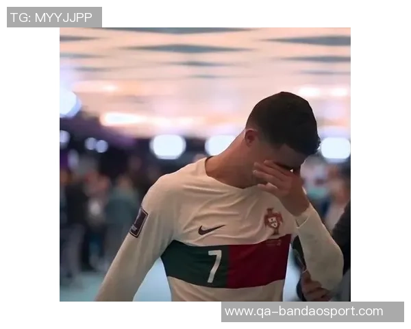 C罗因国家队停赛缺席FIFA投票B席代为投票引关注